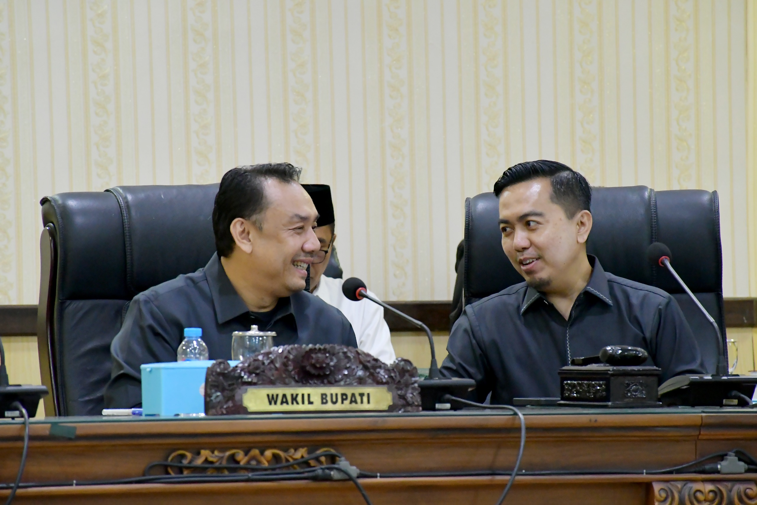 paripurna-dprd-agam,-muhammad-iqbal-beberkan-capaian-keuangan-daerah-tahun-2025