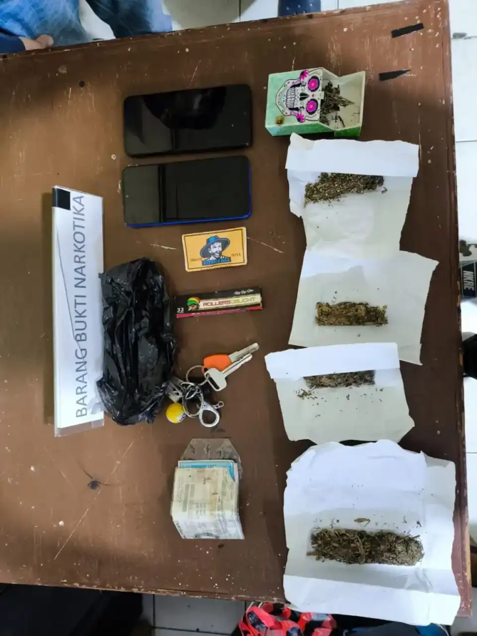 polres-padang-panjang-amankan-dua-pria-pemilik-ganja-kering