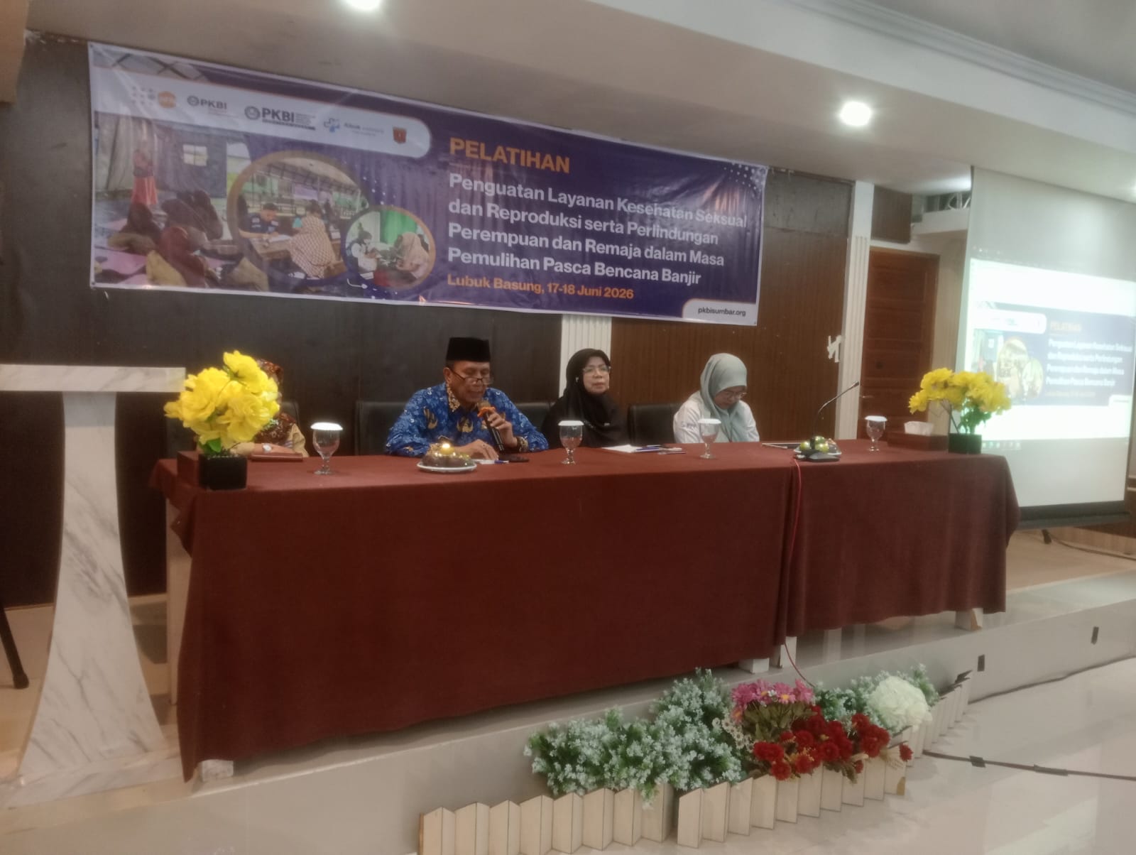 pkbi-gelar-pelatihan-penguatan-layanan-kesehatan-dan-perlindungan-perempuan-pasca-bencana