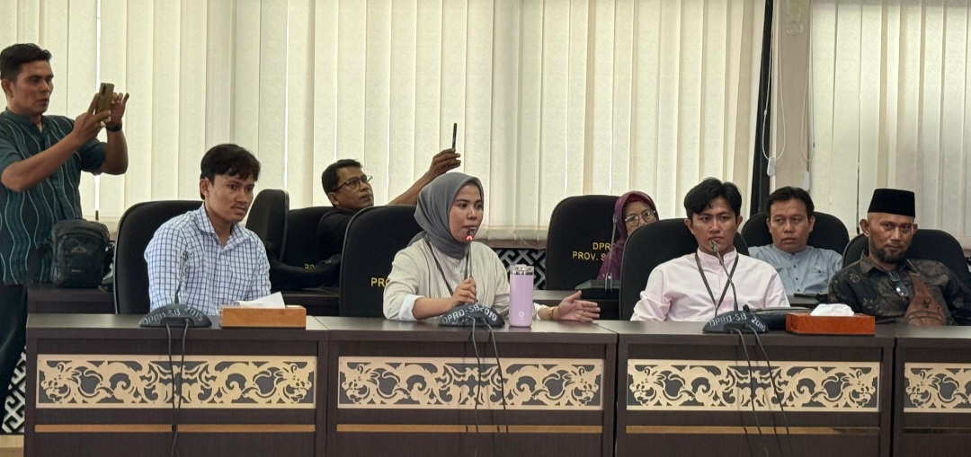 rdp-pt-bsi-ditunda,-eks-pekerja-berharap-dprd-sumbar-fasilitasi-penyelesaian-hak-karyawan