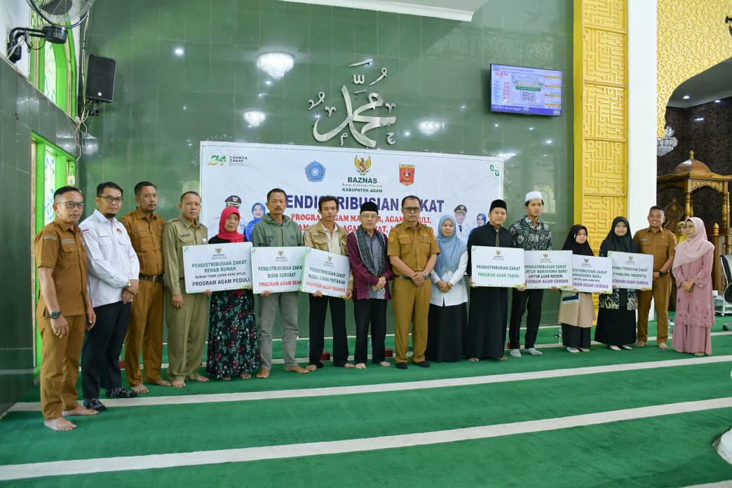 baznas-agam-salurkan-zakat-rp708-juta-untuk-321-mustahik,-mayoritas-untuk-pendidikan