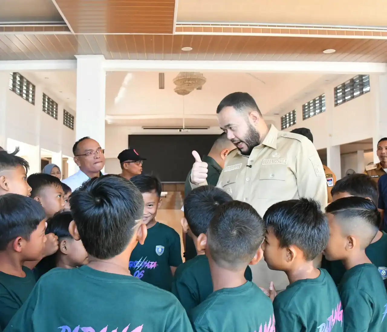 wali-kota-padang-lepas-tim-ssb-persepaja-berlaga-di-bandung