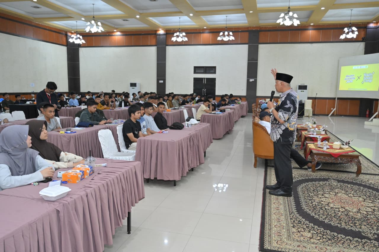 pemuda-sumbar-harus-berkarakter-dan-berdaya-saing,-gubernur:-masa-depan-daerah-ditentukan-generasi-muda