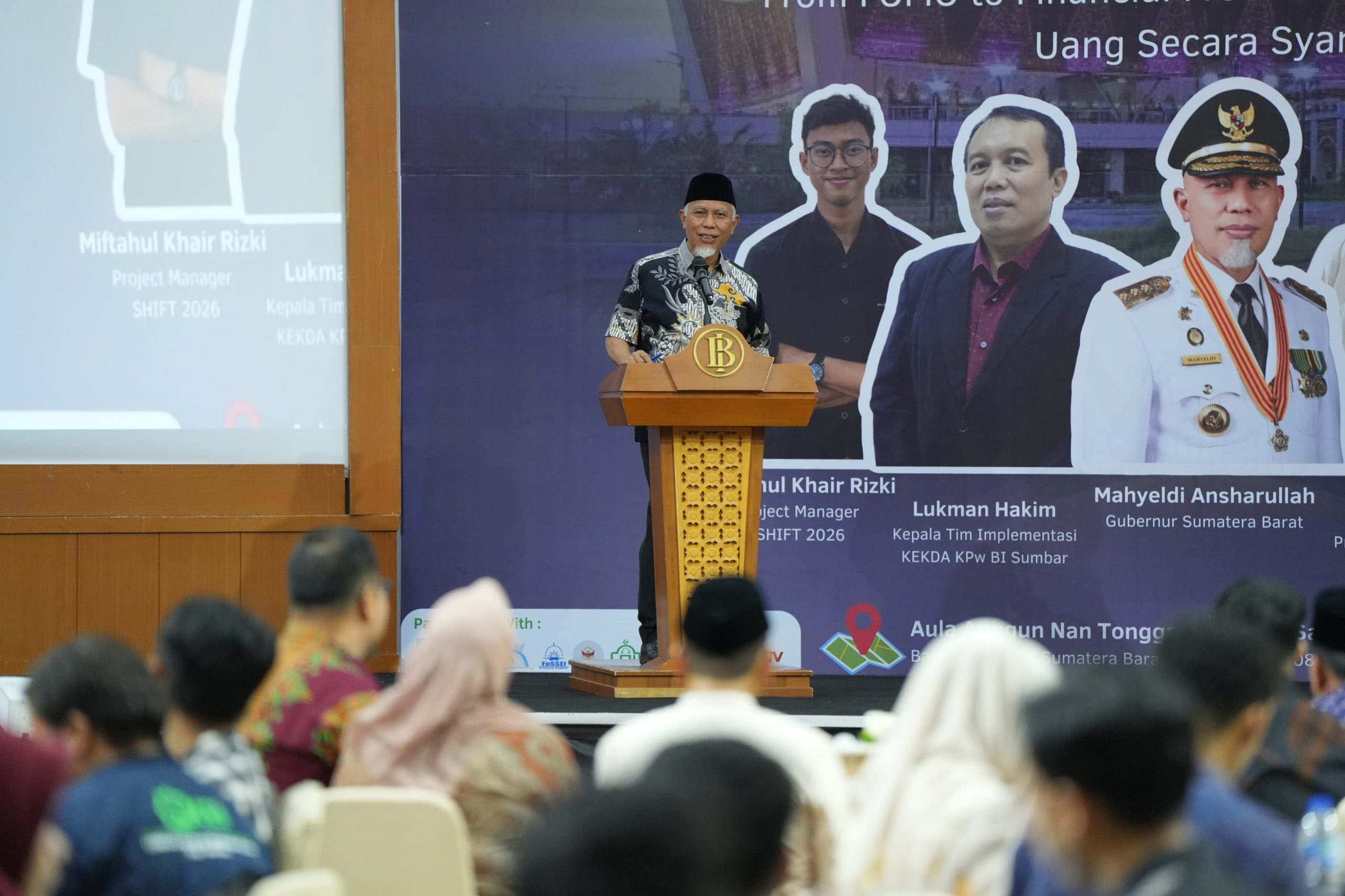 gubernur-mahyeldi-:-literasi-keuangan-syariah-jadi-benteng-generasi-muda-hadapi-pinjol-dan-investasi-ilegal
