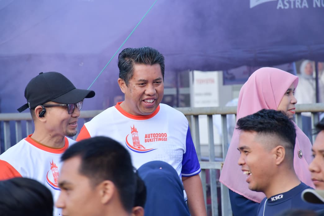 fun-run-auto2000-bukittinggi,-pererat-kebersamaan,-dukung-road-to-policewoman-run-2026