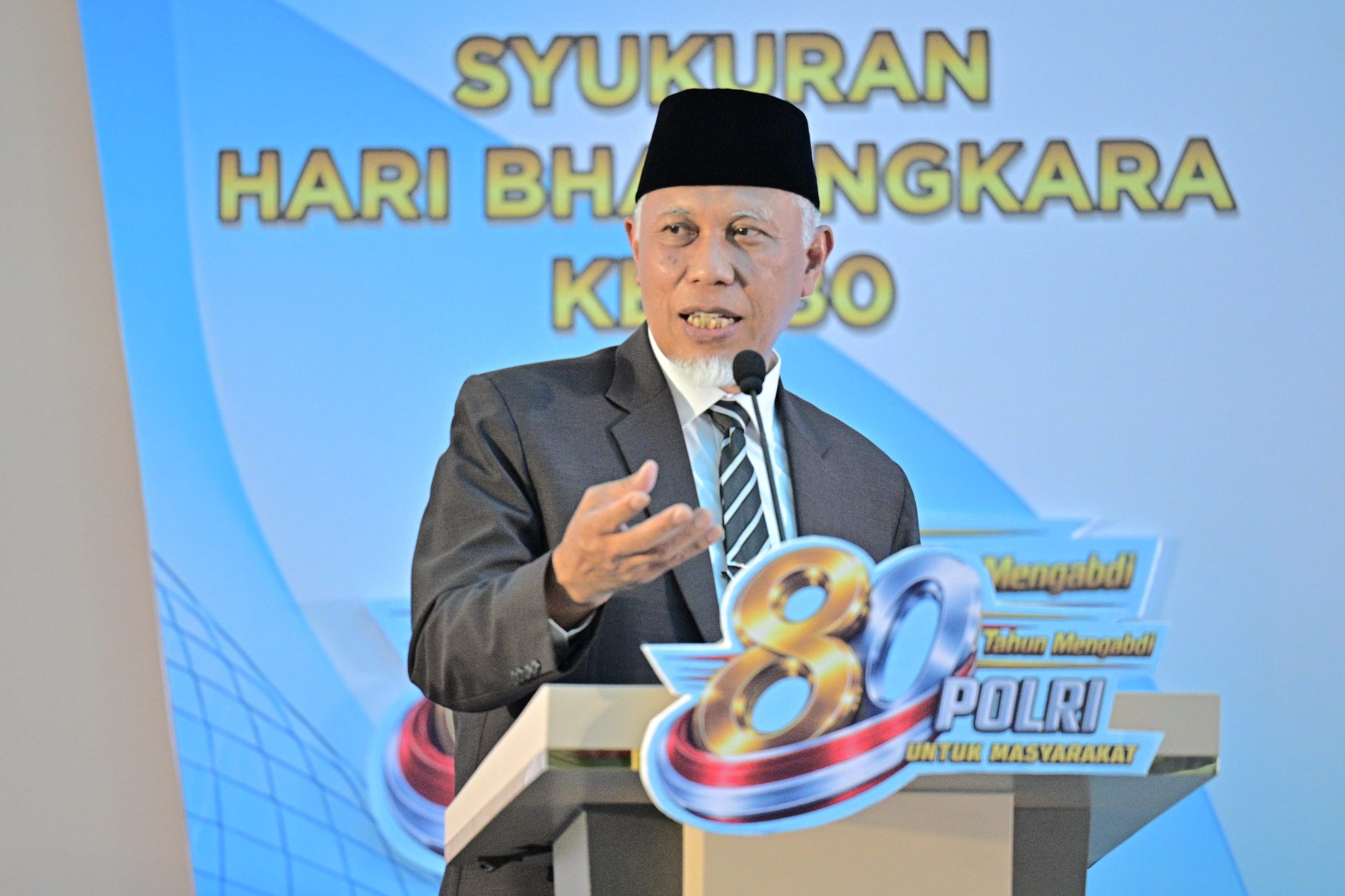 gubernur-mahyeldi:-hari-bhayangkara-momentum-perkuat-sinergi-polri-dan-pemda-untuk-masyarakat