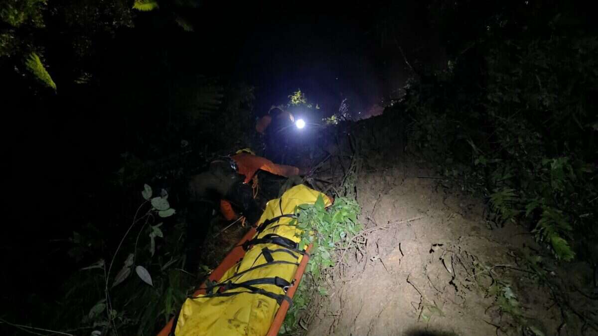tim-sar-evakuasi-dramatis-korban-kecelakaan-maut-di-sitinjau-lauik