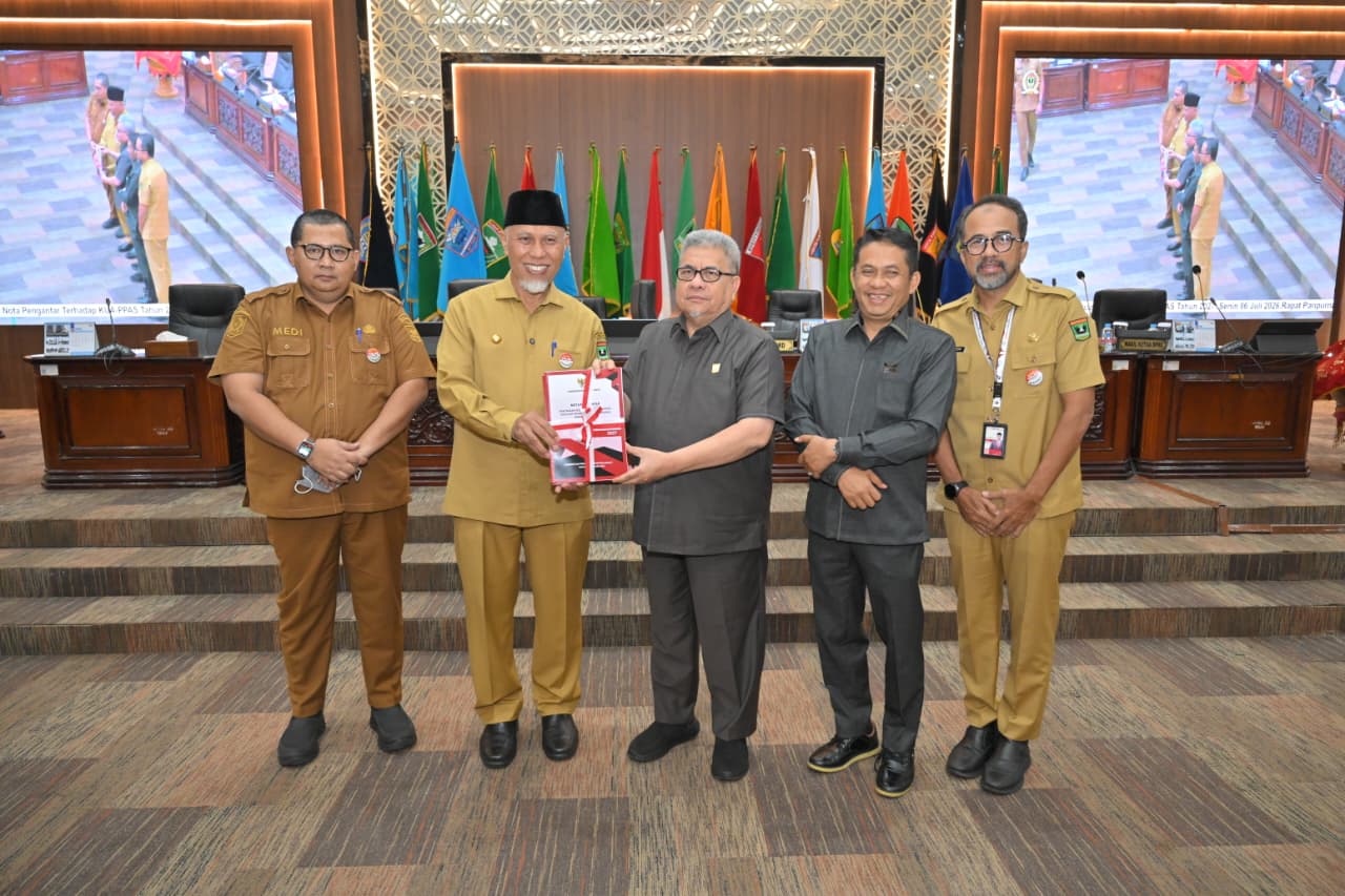 dprd-sumbar-gelar-rapat-paripurna-penyampaian-rancangan-kua-ppas-tahun-2027