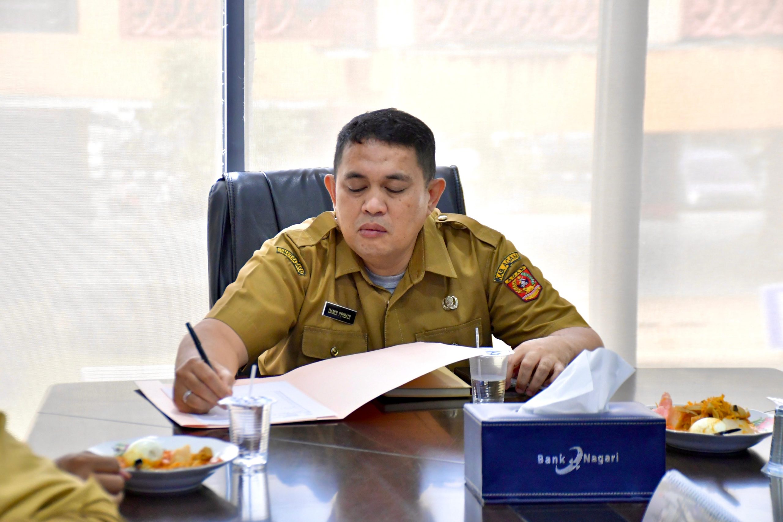 bupati-agam-ikuti-rakor-pengendalian-inflasi-dan-program-3-juta-rumah