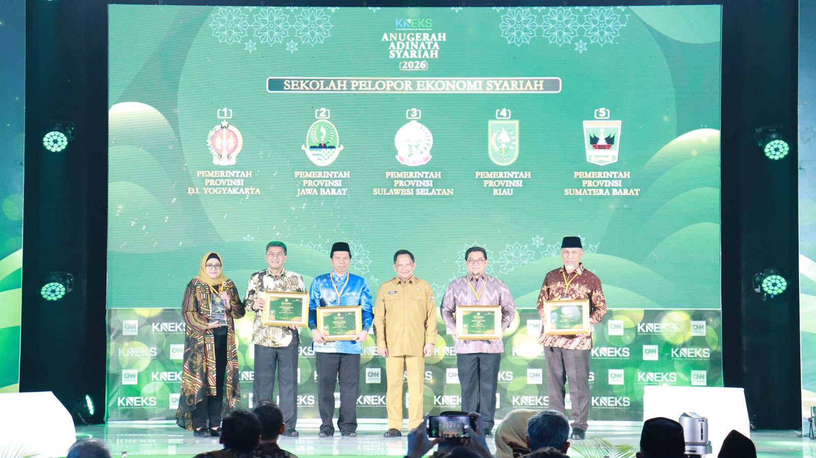 konsisten-kembangkan-ekonomi-syariah,-sumbar-kembali-torehkan-prestasi-nasional-pada-ajang-adinata-syariah-2026