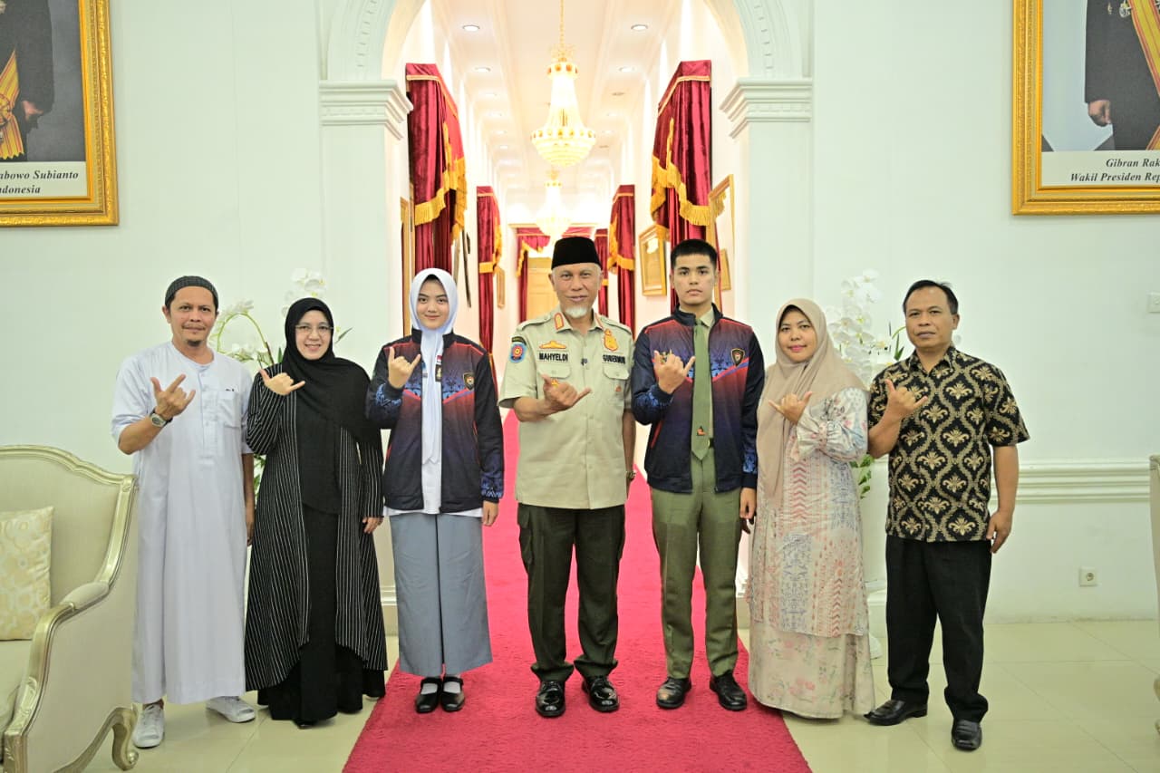 bekali-utusan-sumbar-sebelum-bertugas-di-istana-negara,-gubernur-mahyeldi-pesankan-jaga-nama-baik-daerah