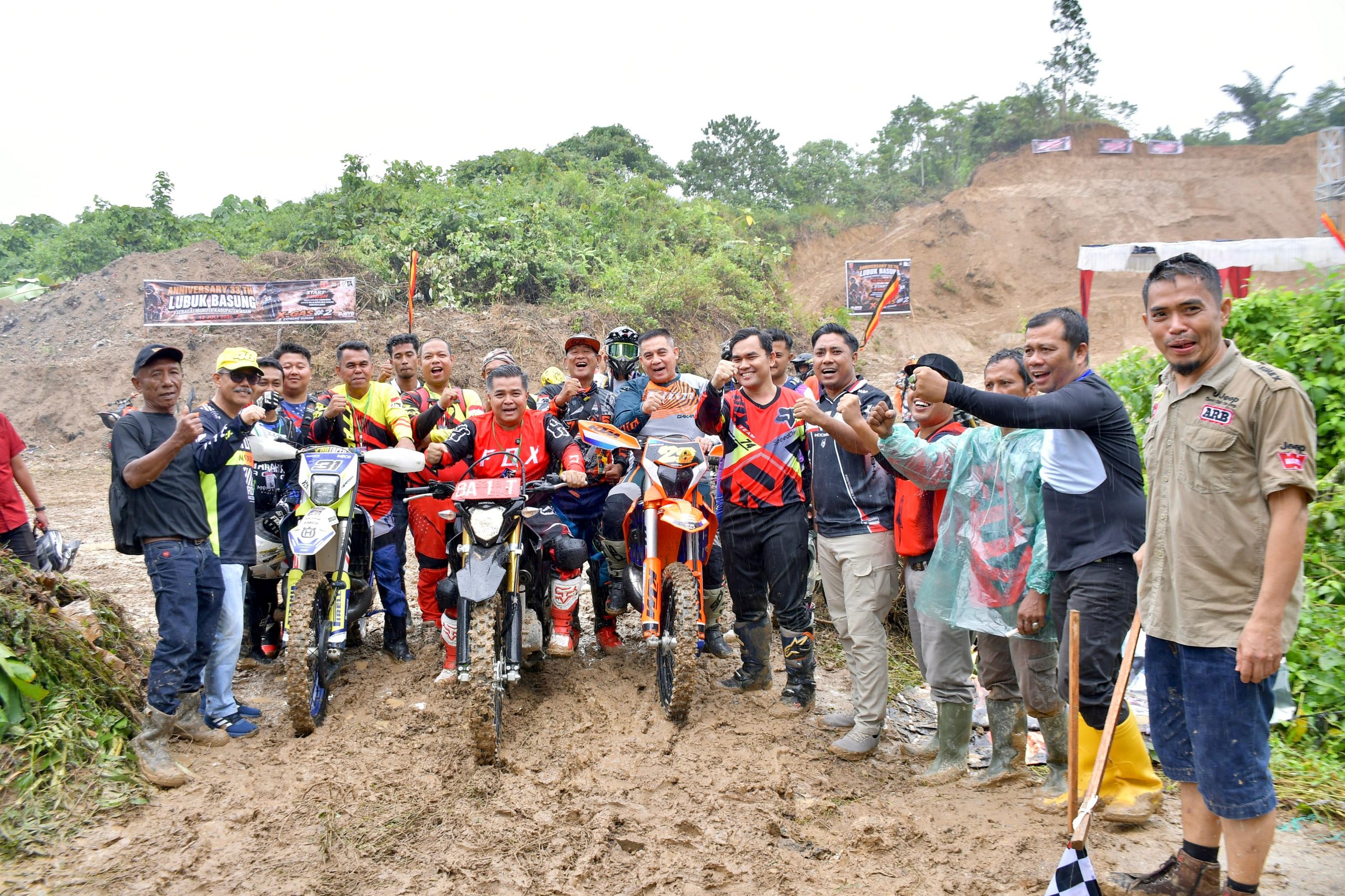 semarak-hut-ke-33-lubuk-basung,-event-trabas-extreme-gunung-silayang-tantang-adrenalin-rider