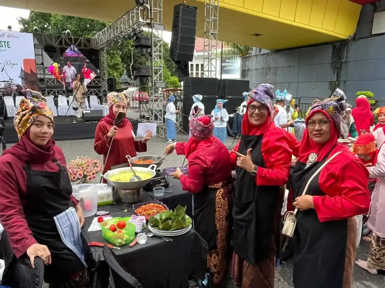 pemko-padang-berdayakan-umkm-melalui-rangkaian-festival-kuliner-hjk-ke-357