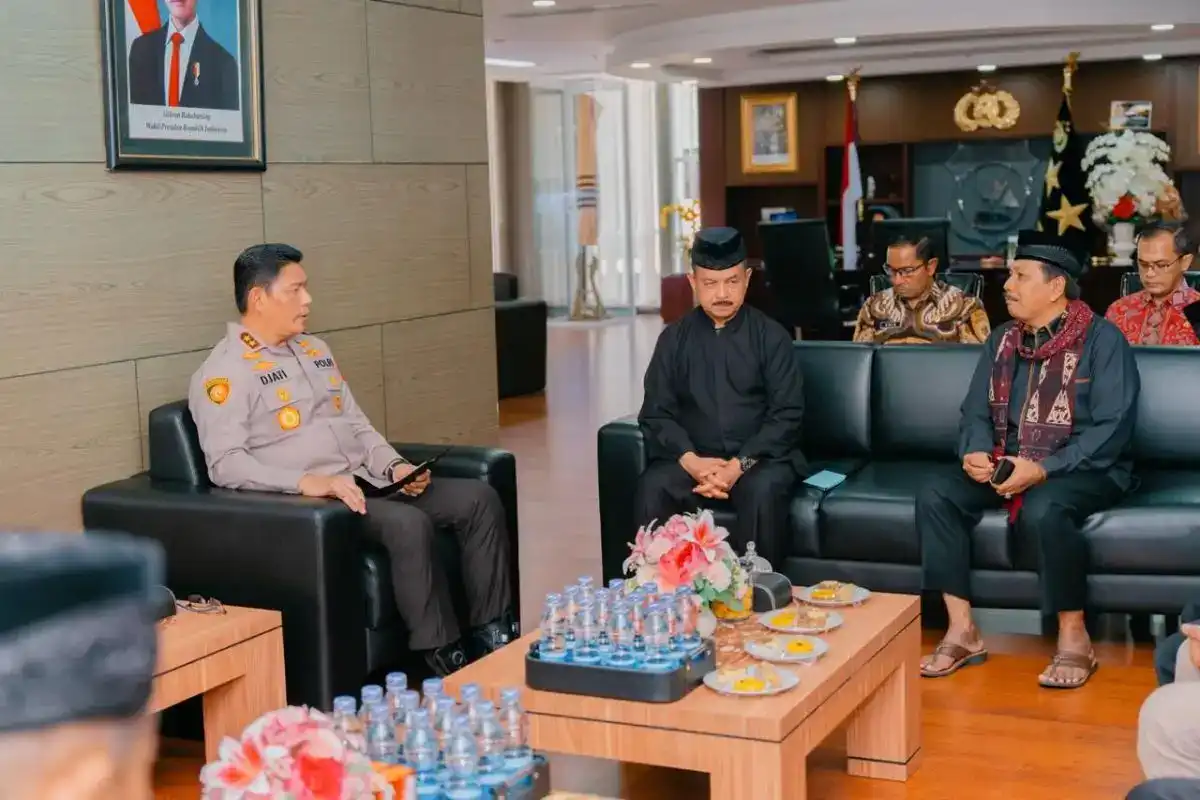 polda-sumbar-perkuat-sinergi-dengan-lkaam,-jaga-keamanan-dan-generasi-muda