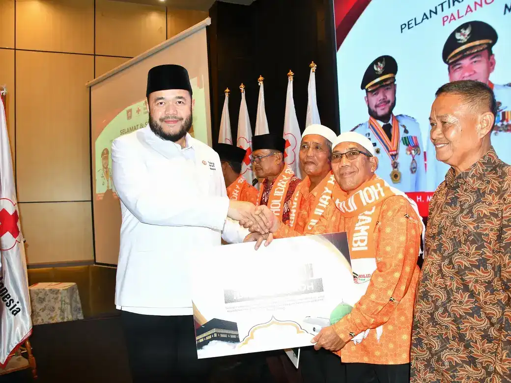 zulhardi-z-latif-pimpin-pelantikan-pengurus-pmi-kota-padang-2026-2031
