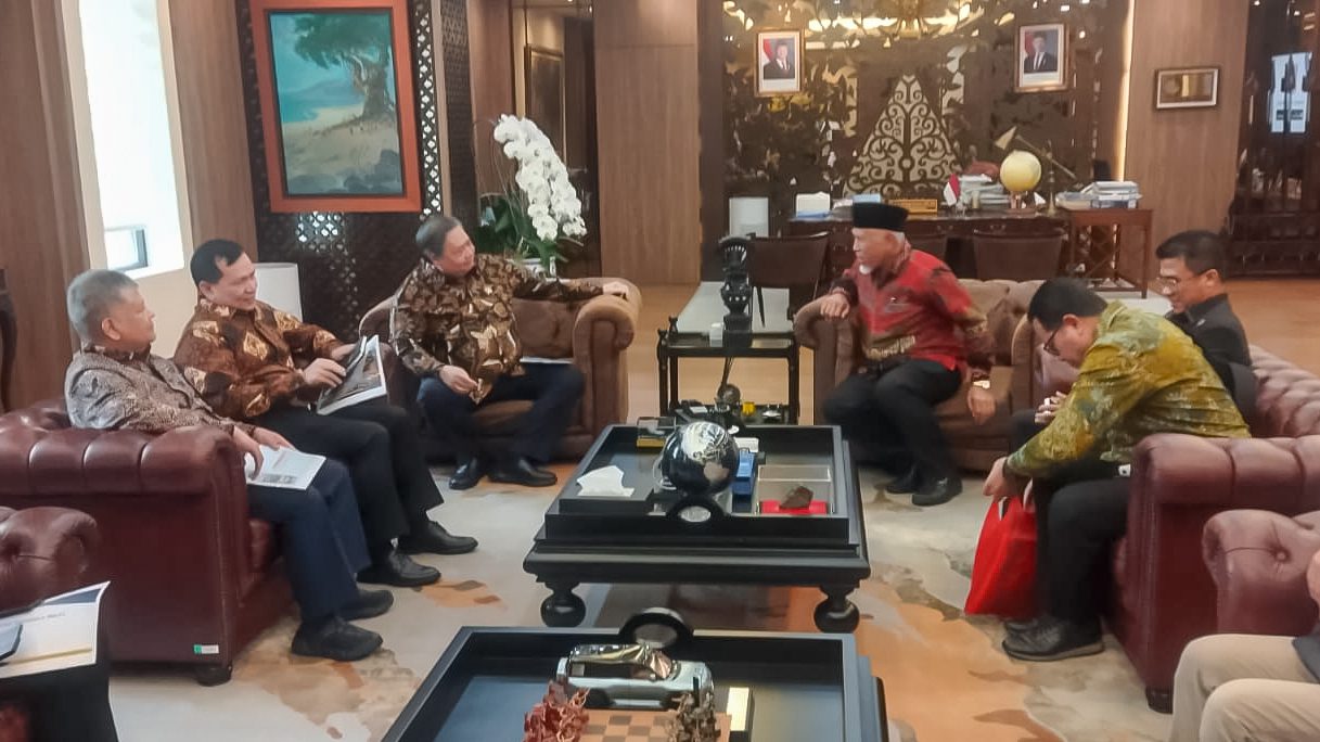 gubernur-sumbar-usulkan-tiga-program-strategis-kepada-menko-perekonomian,-dorong-teluk-tapang-jadi-psn