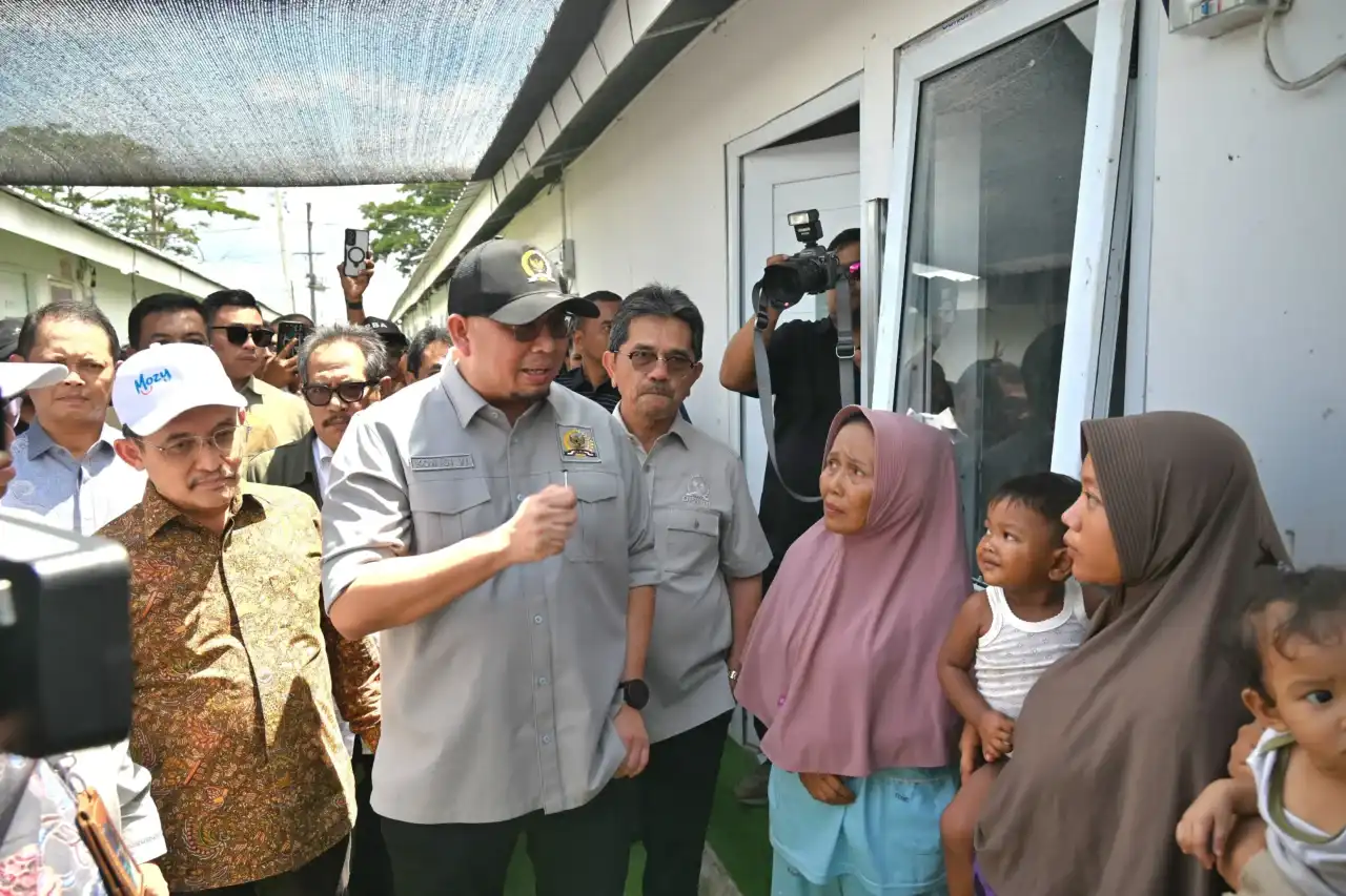 dpr-ri-instruksikan-bumn-karya-benahi-kualitas-huntara-pengungsi-aceh-tamiang