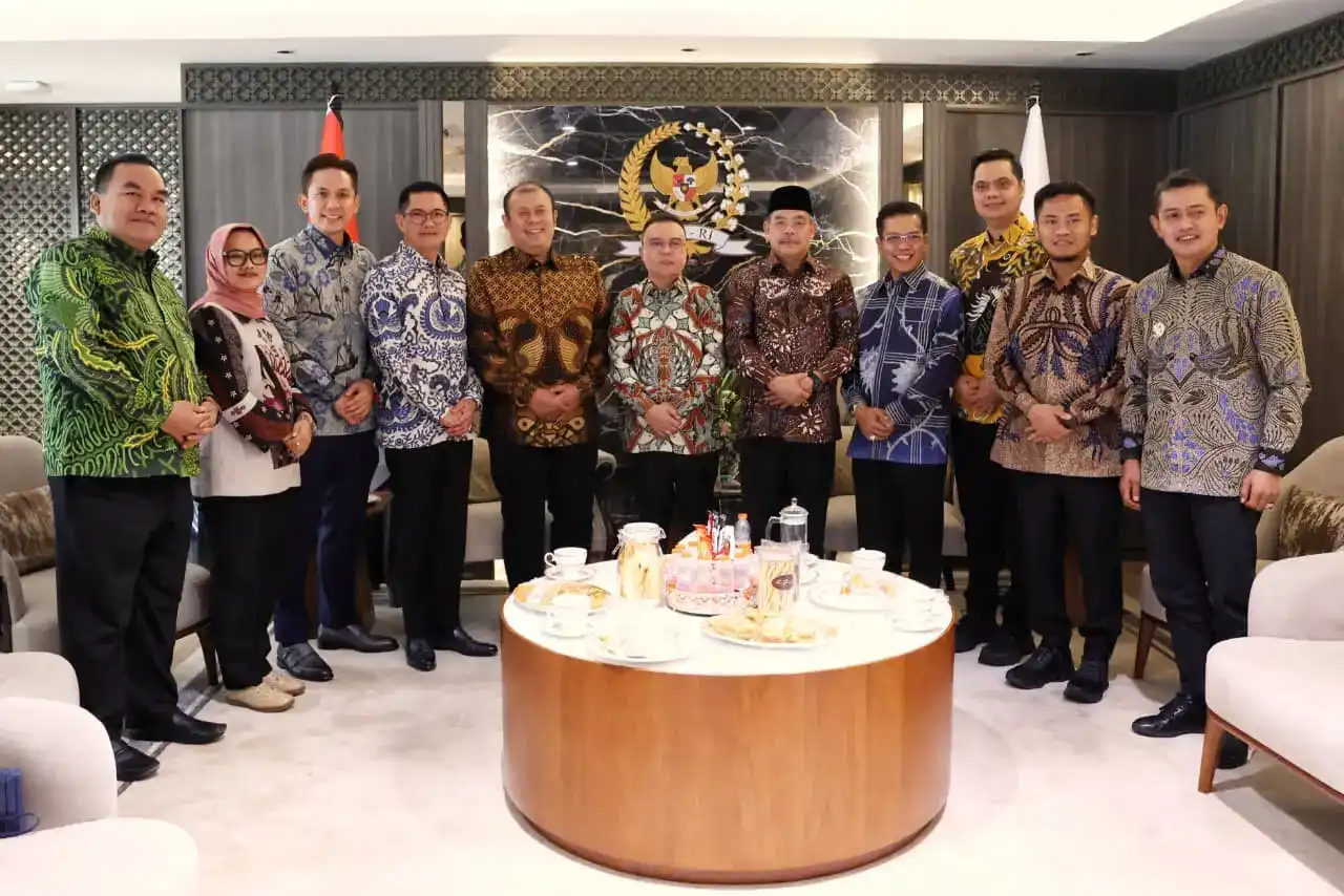 bupati-solok-bersama-pengurus-apkasi-bahas-penguatan-sinergi-dengan-dpr-ri