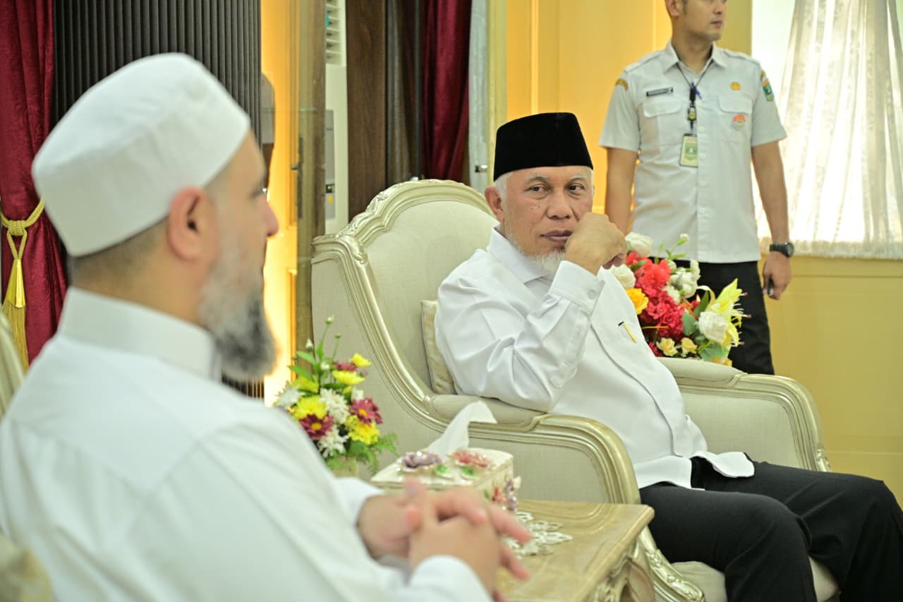 gubernur-mahyeldi-dorong-penguatan-fikih-wasathiyah-untuk-menjawab-tantangan-keagamaan-kontemporer