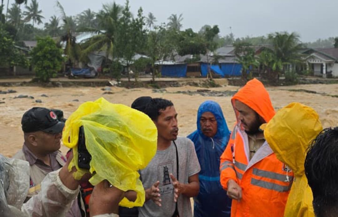 walikota-padang-tinjau-langsung-banjir-di-kawasan-guo-kecamatan-kuranji