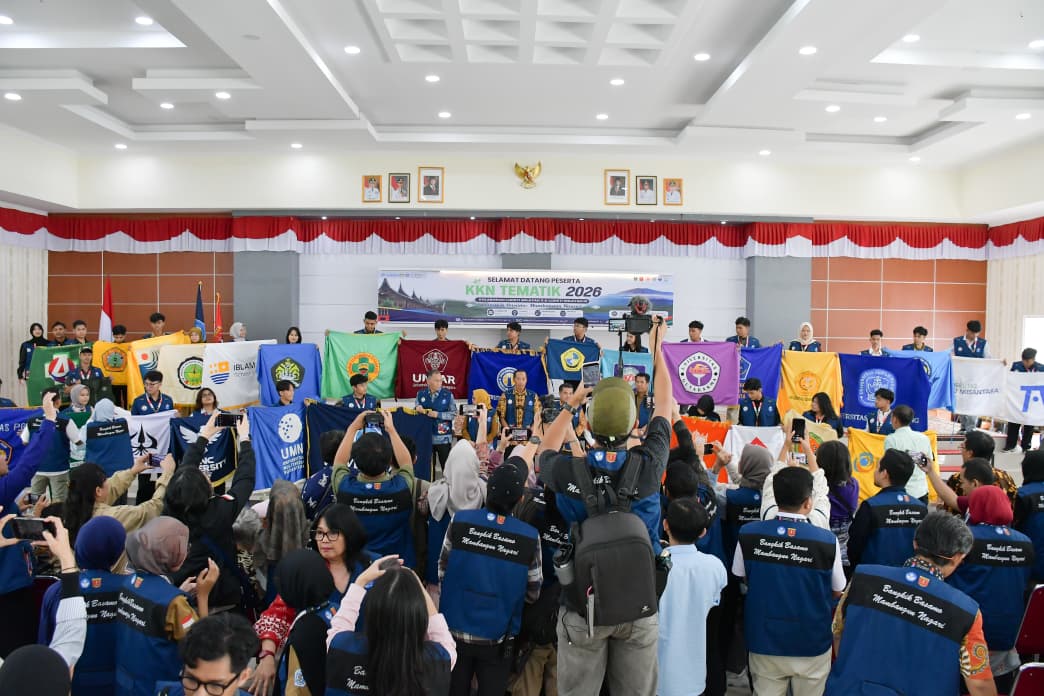 bupati-agam-:-mahasiswa-kkn-tematik-2026-harus-jadi-“maestro”-kebangkitan-nagari-di-palembayan