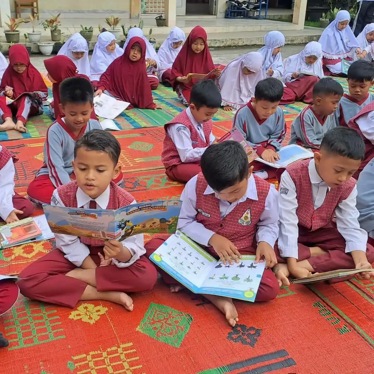 perpusda-padang-panjang-tingkatkan-minat-baca-siswa-lewat-perpustakaan-keliling