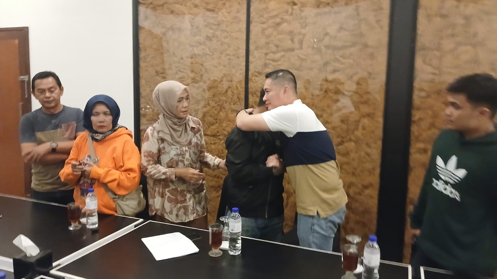 kombes-pol.-teddy-fanani-dan-bill-irzano-berdamai,-perselisihan-diselesaikan-secara-kekeluargaan