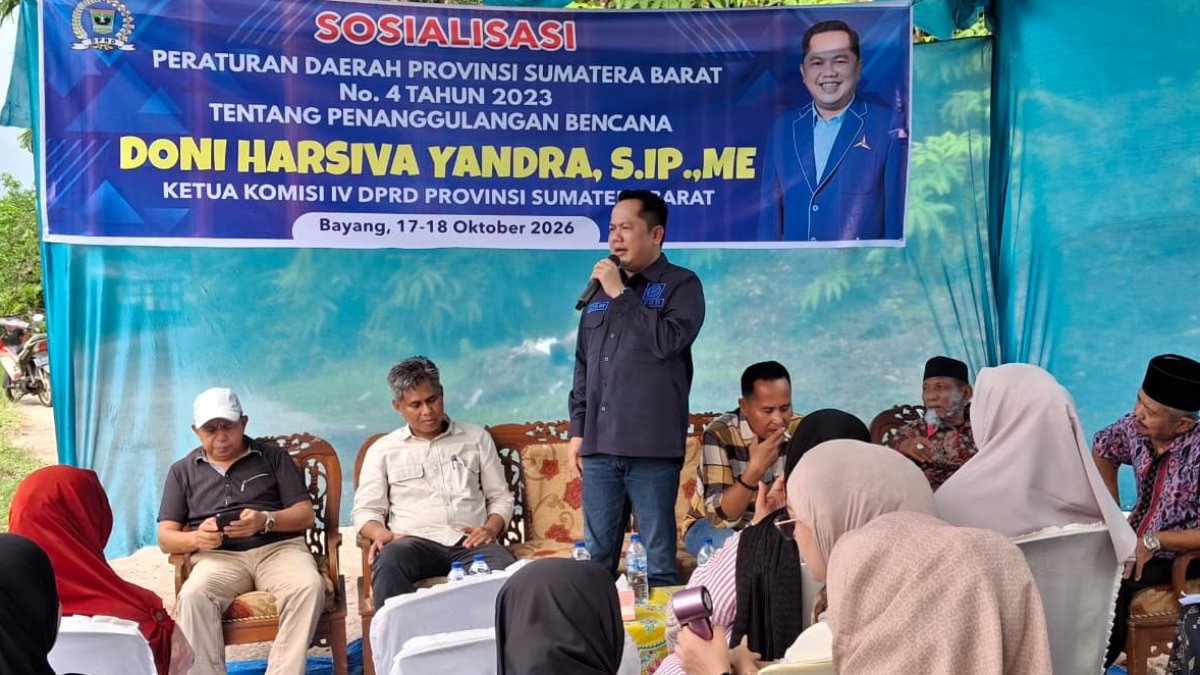 Doni Harsiva Yandra menyosialisasikan Perda Penanggulangan Bencana kepada warga di Nagari Koto Berapak, Pesisir Selatan.