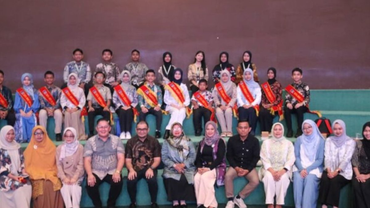 Perwakilan Forum Anak Kota Padang mengikuti pembekalan konsep Pelopor dan Pelapor (2P) untuk pencegahan kekerasan di sekolah.