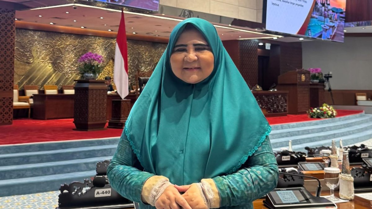 Anggota Komisi IV DPR RI Nevi Zuairina saat memberikan keterangan terkait upaya pencegahan kebakaran hutan dan lahan.