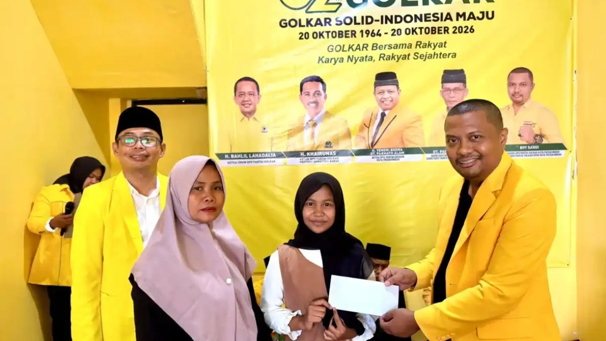 Pengurus Partai Golkar Payakumbuh merayakan HUT ke-62 dengan kegiatan sosial dan santunan anak yatim di Kota Payakumbuh.