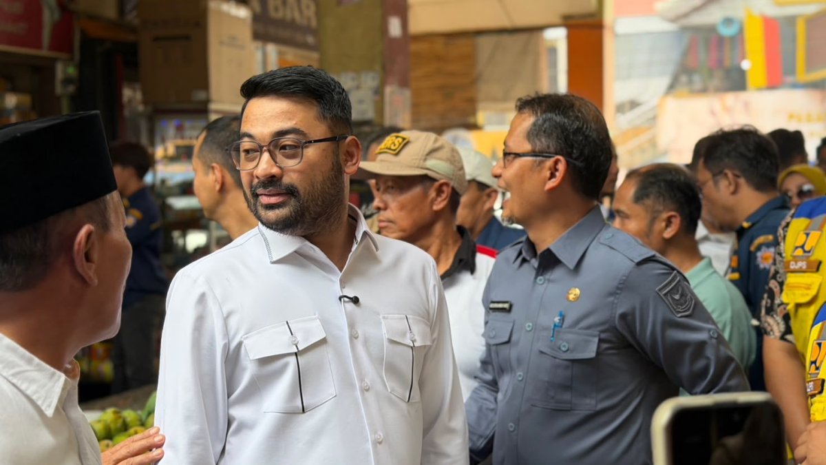 Anggota Komisi V DPR RI, Zigo Rolanda, saat meninjau lokasi rencana pembangunan Pasar Serikat C Batusangkar, Tanah Datar.