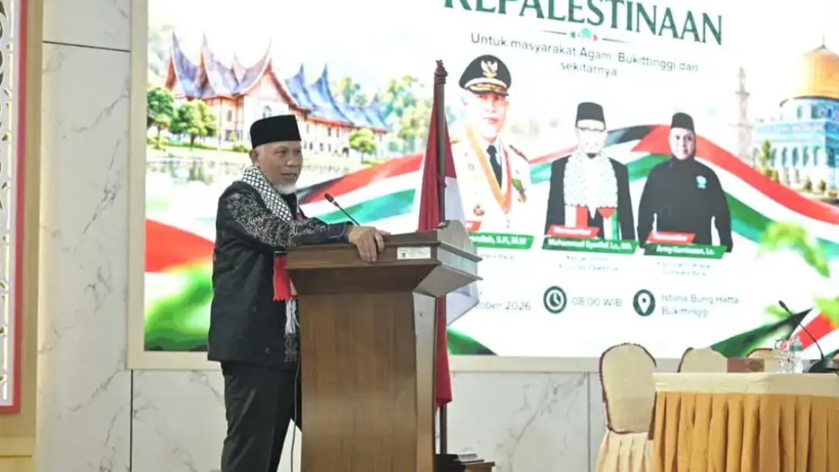 Gubernur Sumatera Barat Mahyeldi memberikan sambutan dalam Seminar Kepalestinaan di Istana Bung Hatta, Bukittinggi.