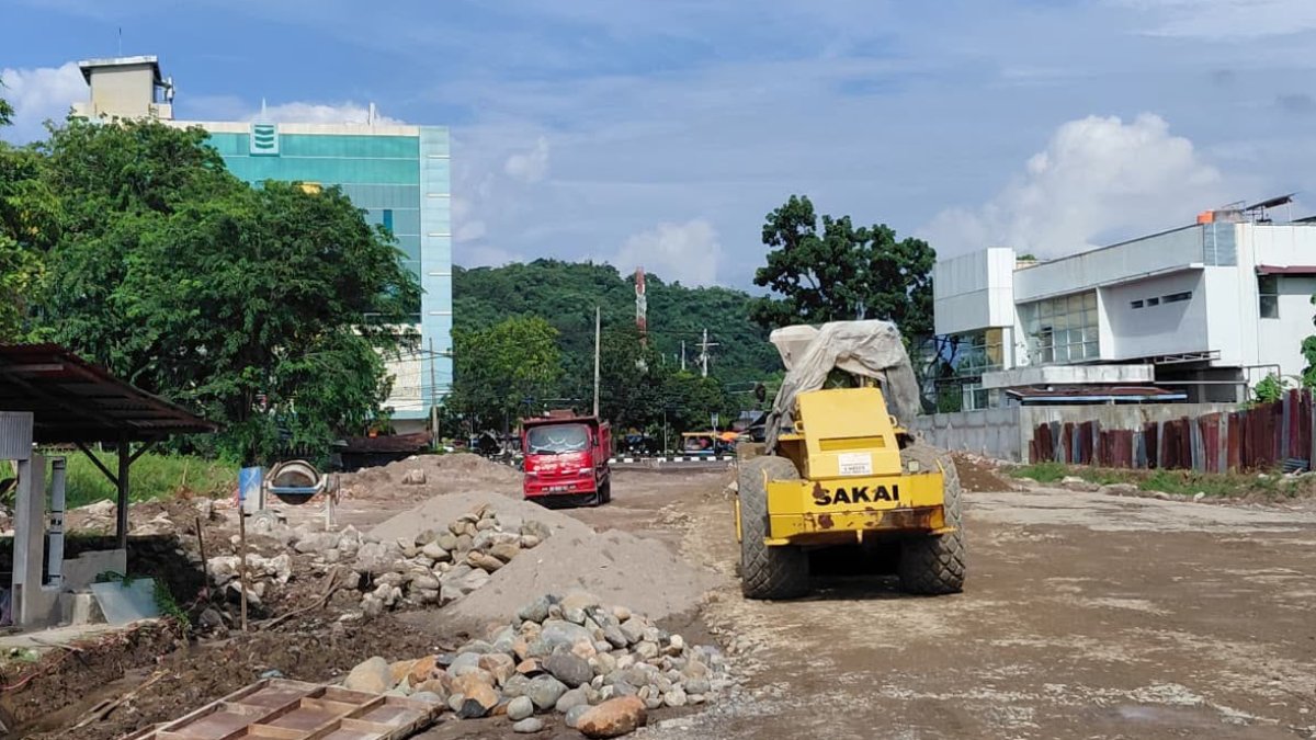 Pembangunan jalan tembus penghubung Khatib Sulaiman dan Lolong sebagai jalur evakuasi bencana di Kota Padang.