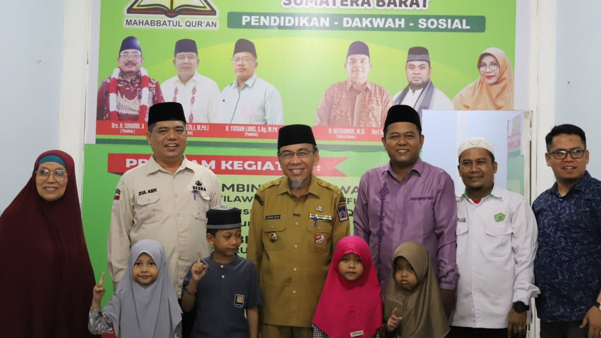 Wawako Padang Maigus Nasir meninjau proses seleksi calon kafilah MTQN Kota Padang di lokasi seleksi.