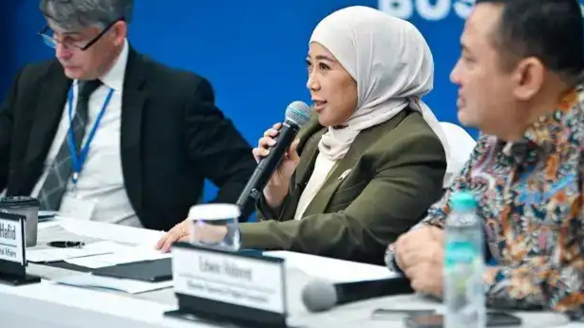 Menkomdigi Meutya Hafid saat bertemu delegasi US-ASEAN Business Council membahas investasi digital di Indonesia.