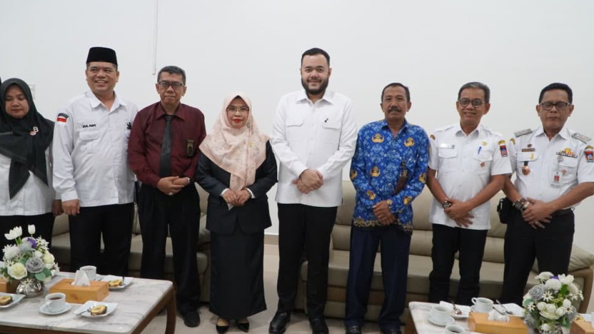 Wali Kota Padang Fadly Amran menerima kunjungan Ketua Pengadilan Agama Padang untuk memperkuat sinergi pelayanan masyarakat.