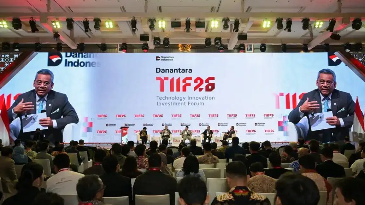 Menkeu Suahasil Nazara berbicara di forum Danantara mengenai sinergi APBN dan Danantara untuk pembangunan nasional.